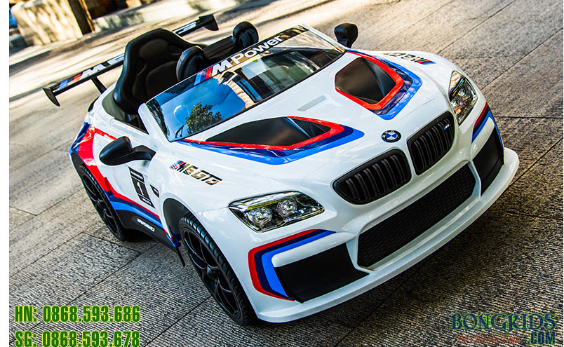 Xe ô tô điện trẻ em 6666R với màu trắng Xe ô tô điện trẻ em 6666R với màu trắng